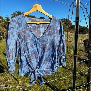 Lightweight tie front shimmery blouse. Size small